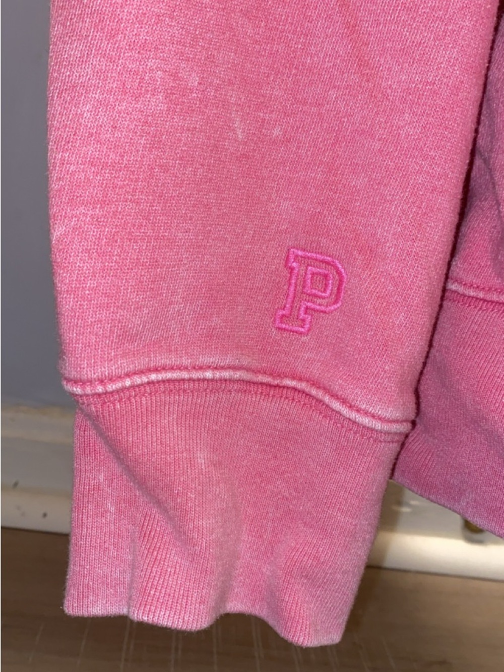 VS PINK Washed Crewneck Sweatshirt size M - Picture 2 of 5